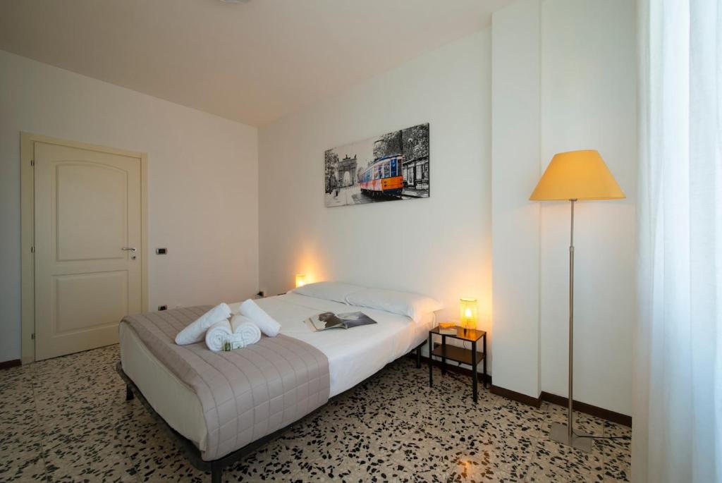 Charming Two-Room Apartment with View of San Siro Stadium Upper Floor - 4