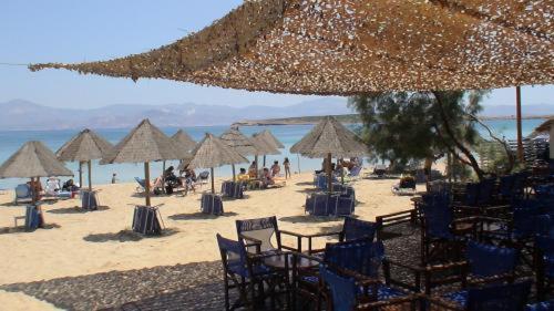 เซิร์ฟฟิง บีช วิลเลจ พารอส (Surfing Beach Village Paros)