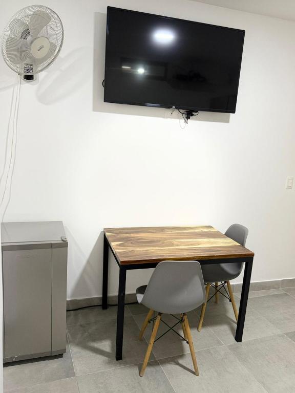Diplastic House - 3