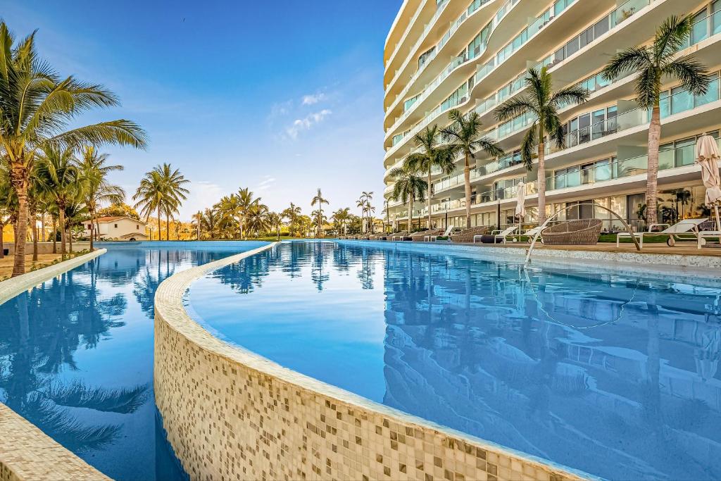 Oceanfront luxury with amazing view, 4 pools, private beach, on-site spa, dining - 2