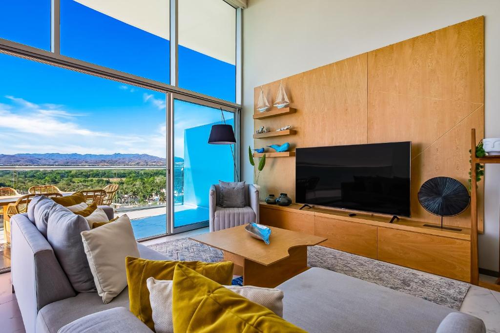 Oceanfront luxury with amazing view, 4 pools, private beach, on-site spa, dining - 5