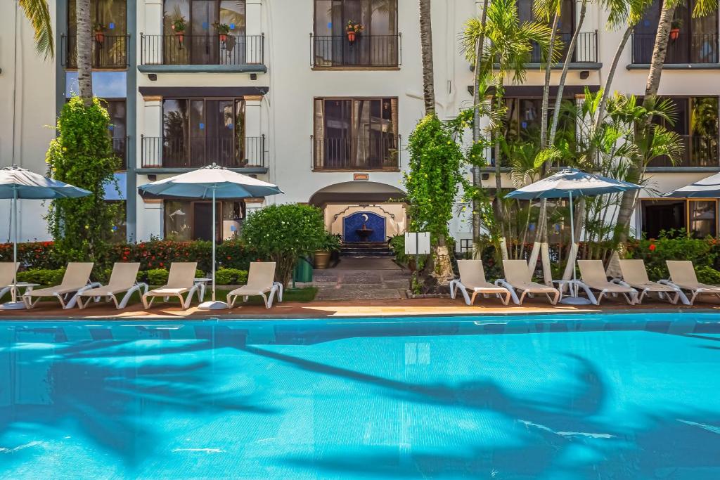 Cozy apartment w/ balcony, pool views, free Wifi - 5
