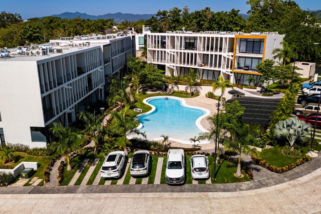 Serene gated retreat with pool & lush gardens – Your perfect couple getaway - 2
