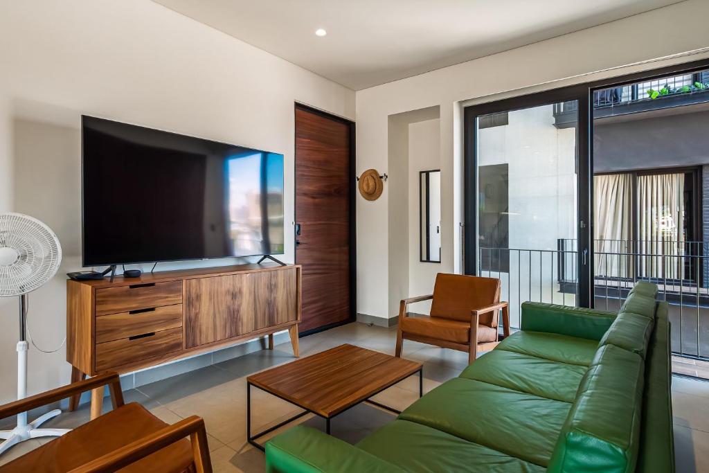 Luxury condo with shared rooftop pool and lounge, private washer/dryer - 3