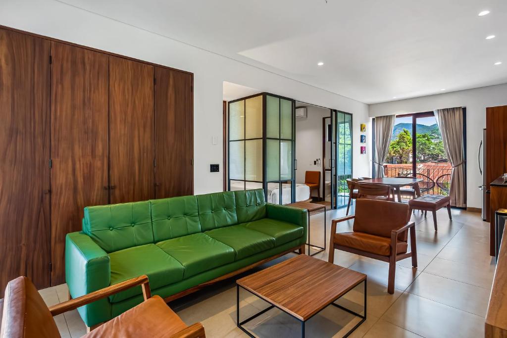 Luxury condo with shared rooftop pool and lounge, private washer/dryer - 5