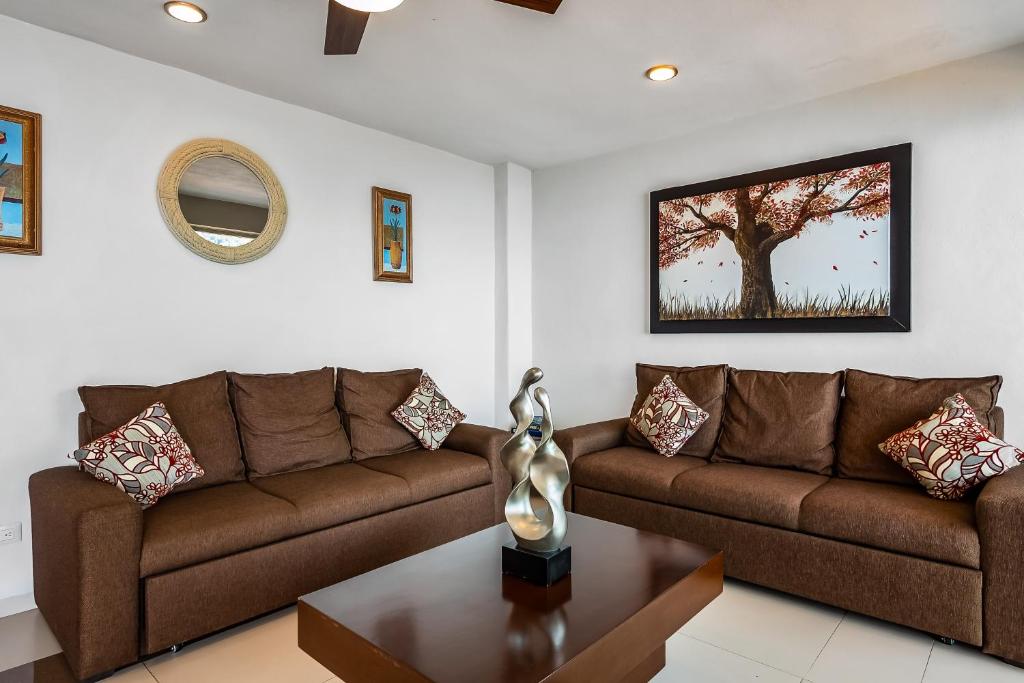 Mismaloya Beach condo with ocean views, on-site pool, grill, & private balcony - 3