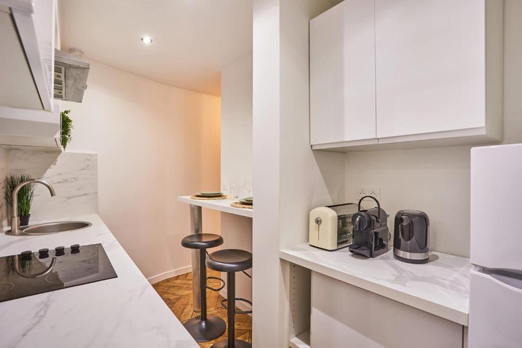 Superb apartment Center of Paris - 4