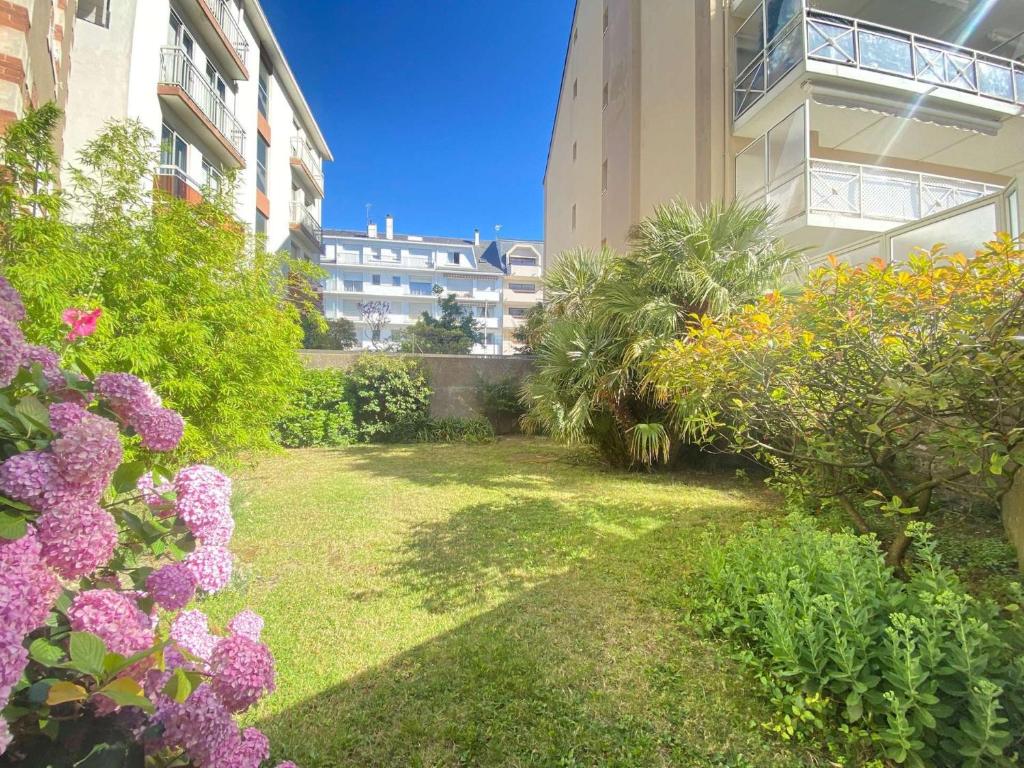 Appartement T5 - Commerce et plage à proximité - CENTRE DE LA BAULE - LB682-002 - 4
