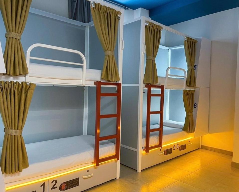 Sun & Moon Hostel - 1