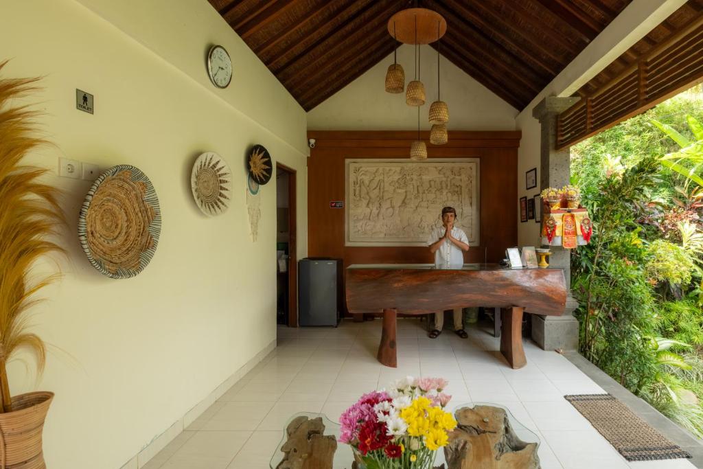 フロント・ロビー