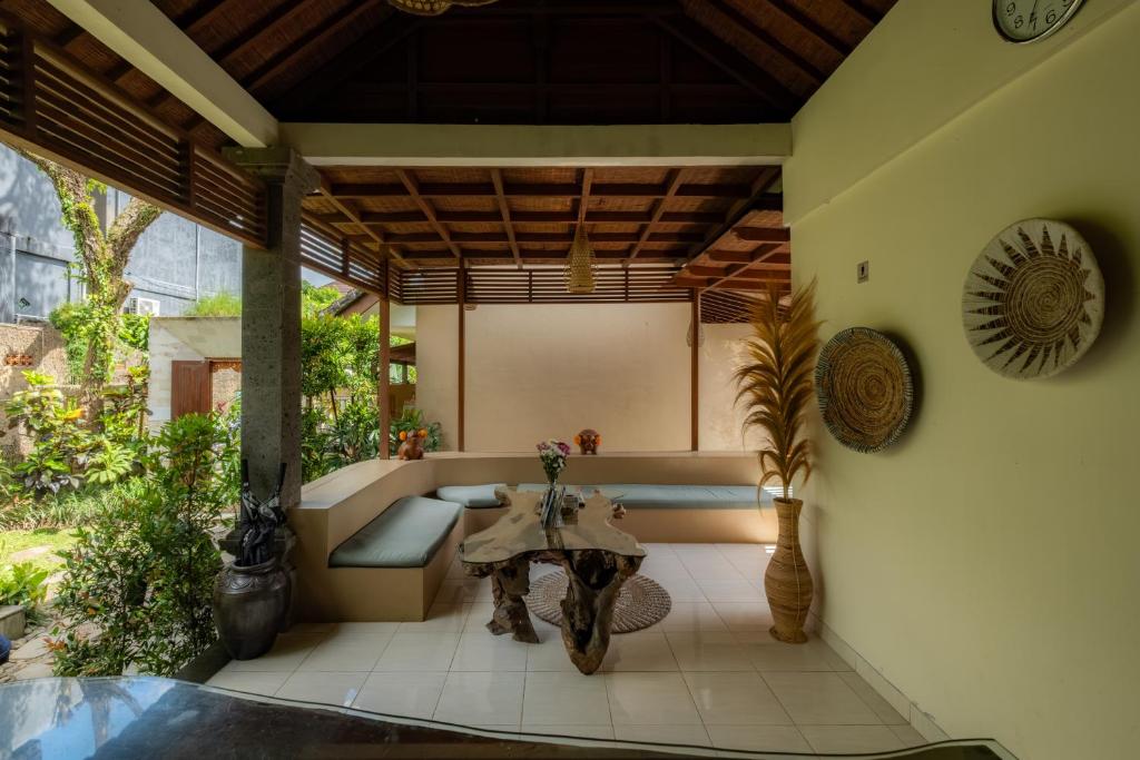 フロント・ロビー