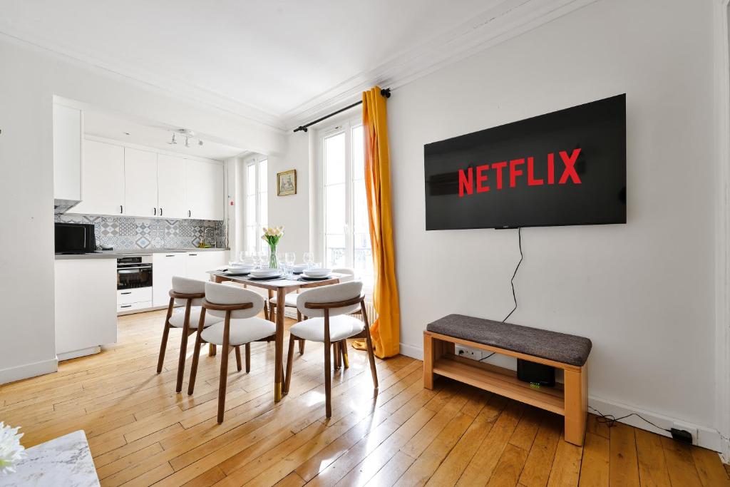 2BR Apartment Near Metro & Canal Saint-Martin - 3