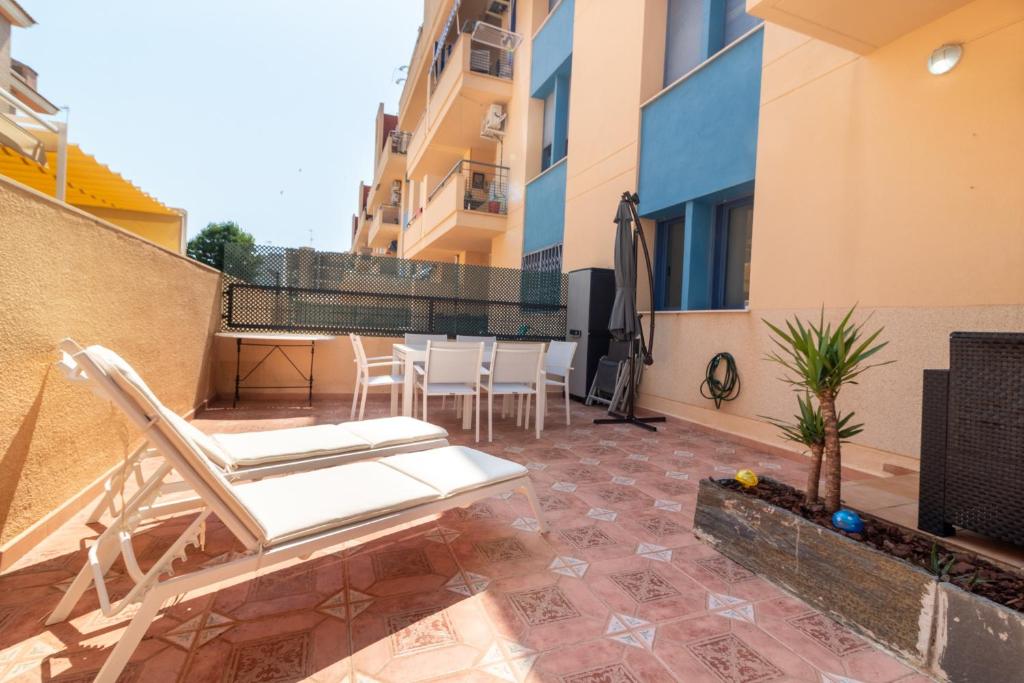 Global Vacacional, Planta baja con terraza cerca de la playa - 2