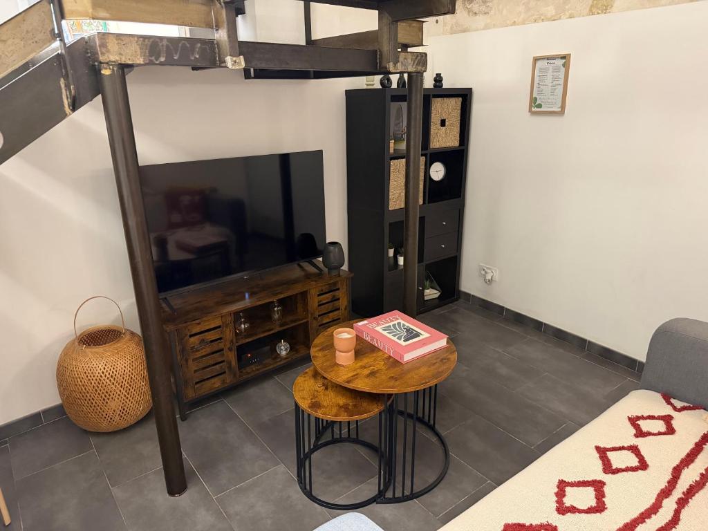 Studio#LesHalles#Centre Historique #Wifi#Clim#Terrasse#Confort & Calme - 5