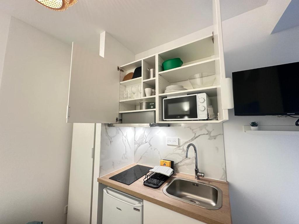 New 401 Suite Audrey - Cosy Apartment Paris Center - 3
