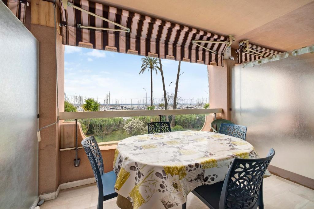 Appart - Piscine et vue sur le port - 1