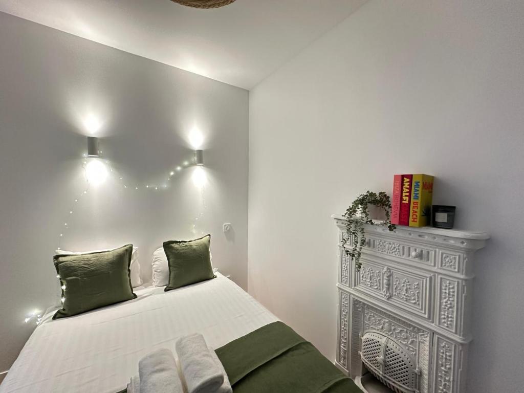 New 402 Suite Brigitte-Cosy Apartment Paris Center - 1