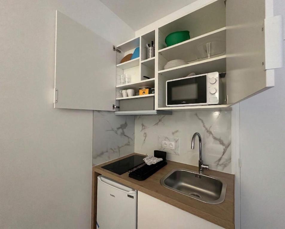 New 402 Suite Brigitte-Cosy Apartment Paris Center - 5