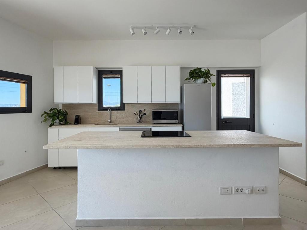 Sardinia Modern A Two-Bedroom, Two-Bathroom Deluxe Apartment - 1
