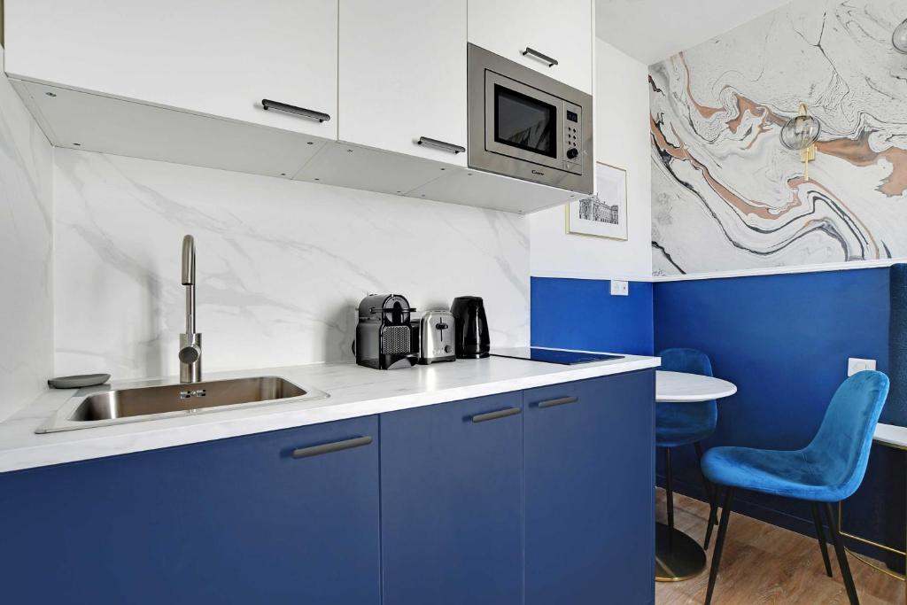 Modern Sutdio for 2 with A-C - Near Montmartre - 2