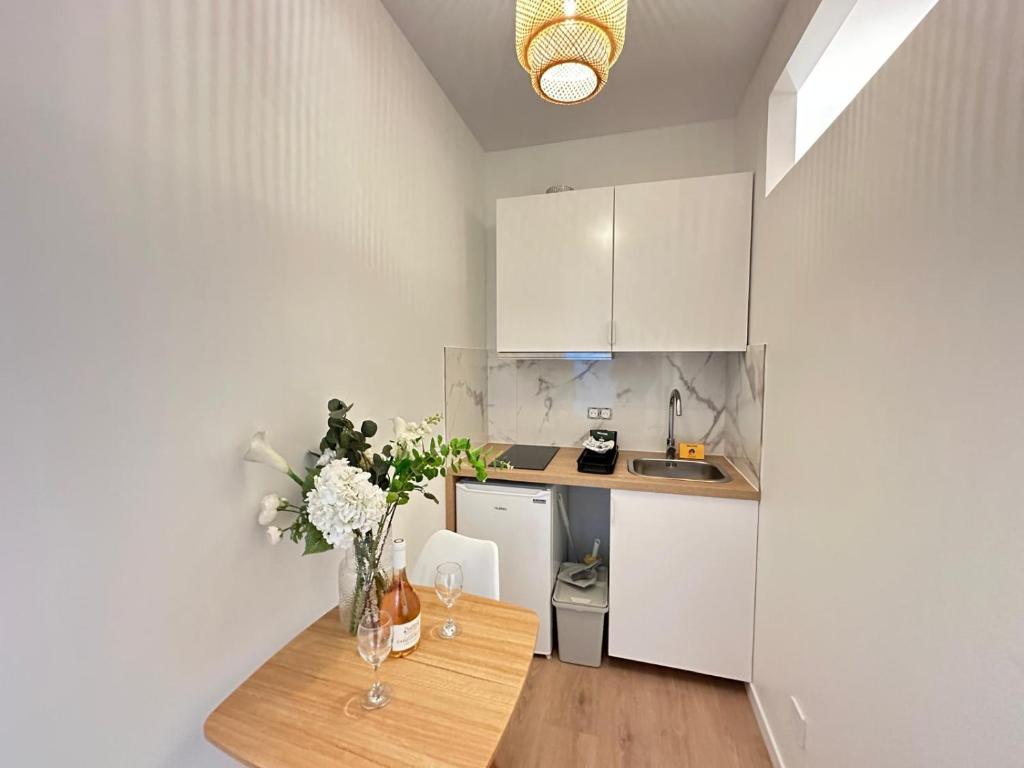 New 403 Suite Rose - Cosy Apartment Paris Center - 2