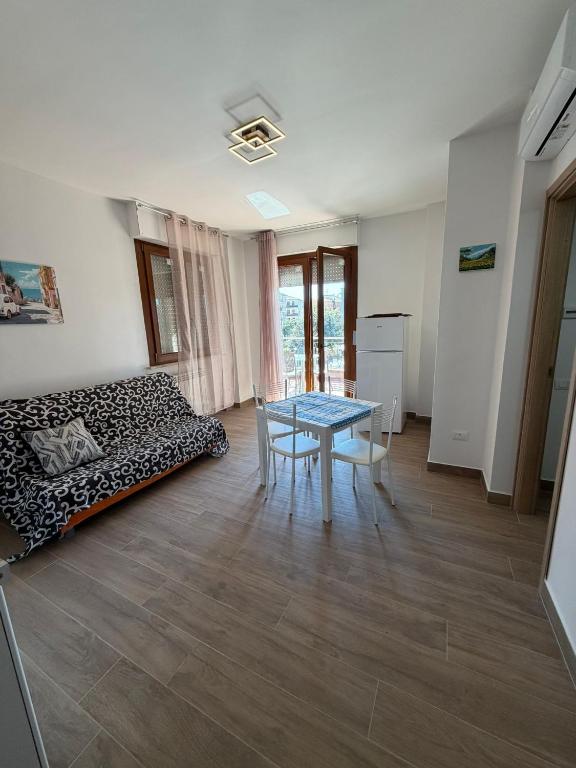 Appartamento Morelli Beach - Via Massetana 21 - 1