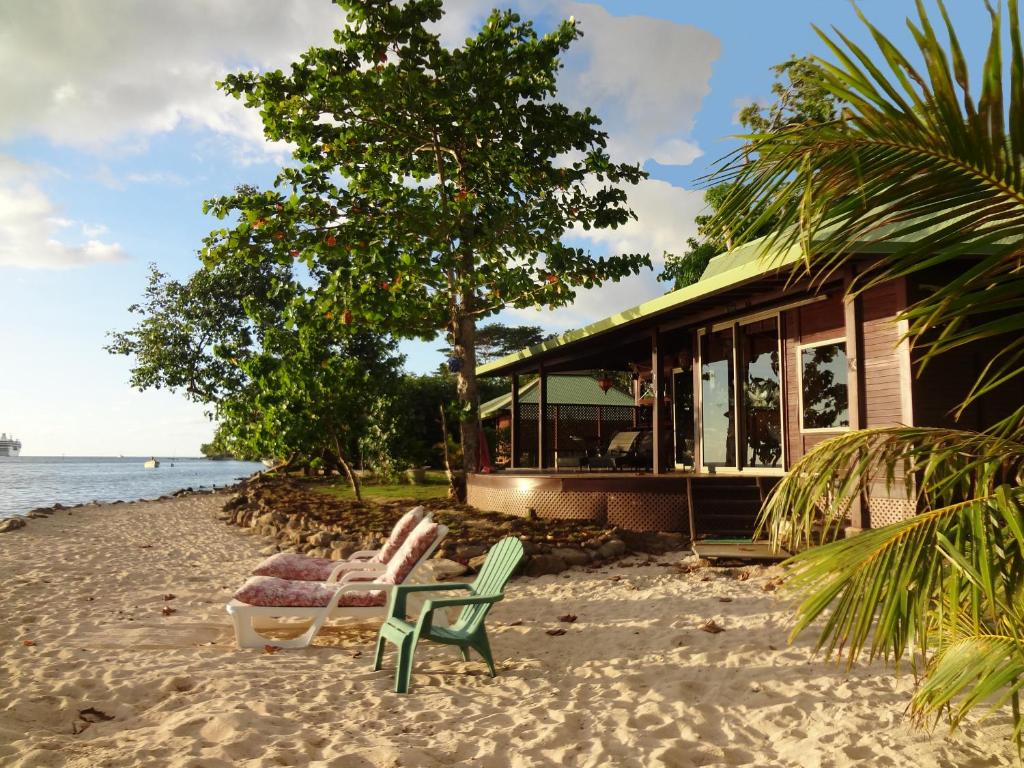 Exterior view, Robinson's Cove Villas - Deluxe Wallis Villa in Moorea Island
