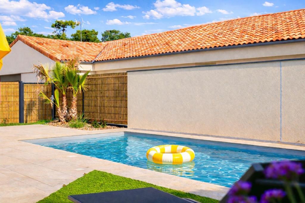Villa des Hérondais avec piscine - idéal familles - 8 personnes - 2
