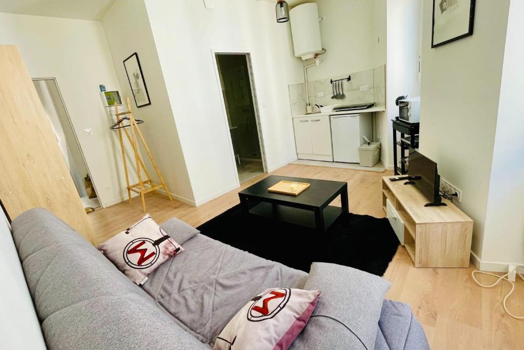 Charming 2-Guest Studio near Ecusson - 2