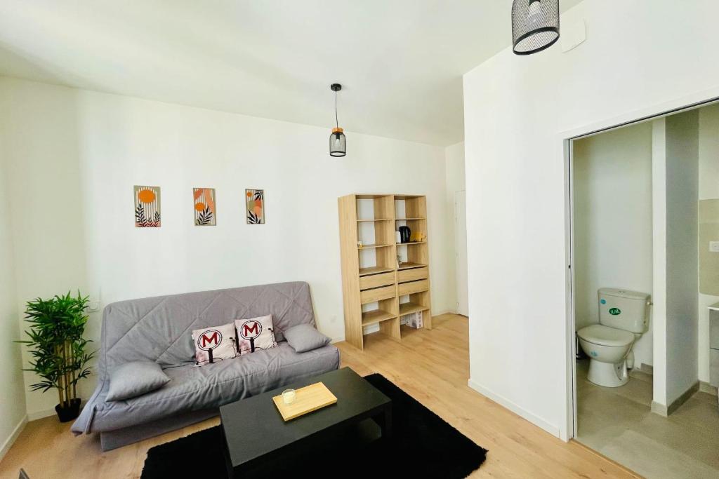 Charming 2-Guest Studio near Ecusson - 3