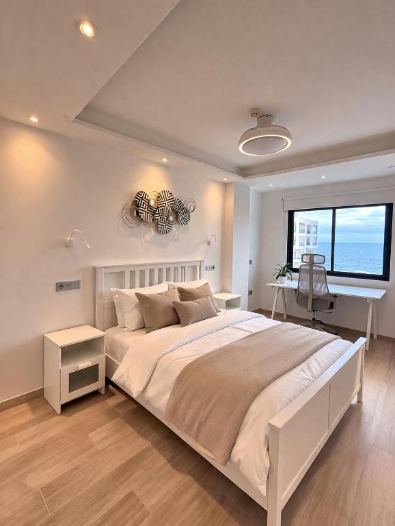 Playa Paraiso Reformed Seaview with Air Conditioning - 4