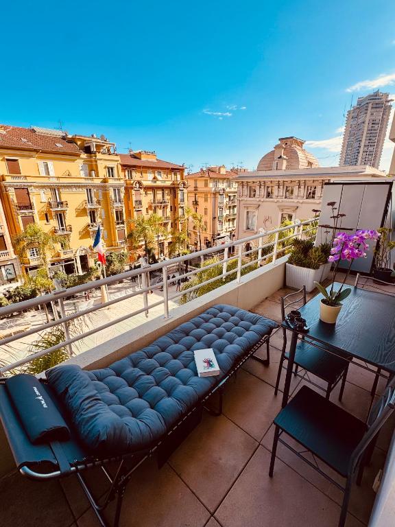 Central 10 min by foot to Casino Monte Carlo - 1