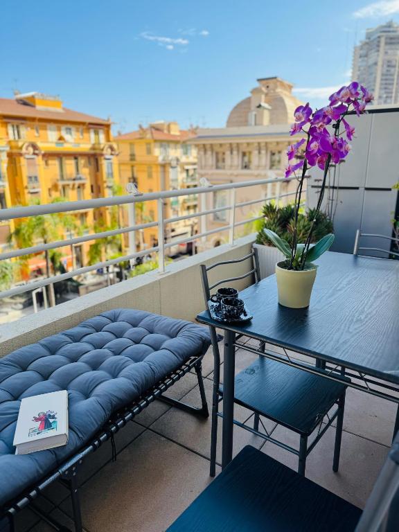 Central 10 min by foot to Casino Monte Carlo - 2