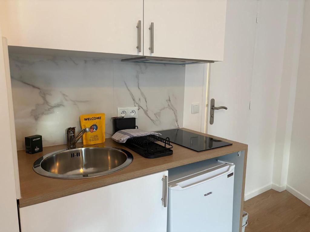 New 913 Apartment Josephine- Cosy Apartment Paris Center - 4