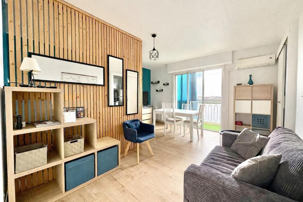 Studio moderne avec loggia, vue dégagée - 1