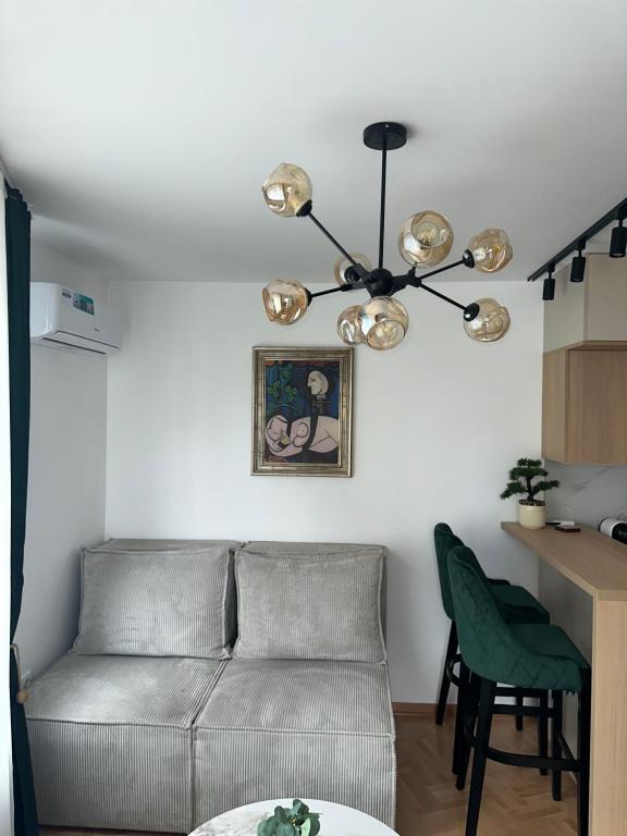 Eva Apartment - City Center, Free Garage Parking & Balcony View - 2