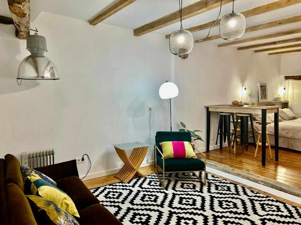 Apartamento con Encanto Corazón del Barrio Húmedo - 2