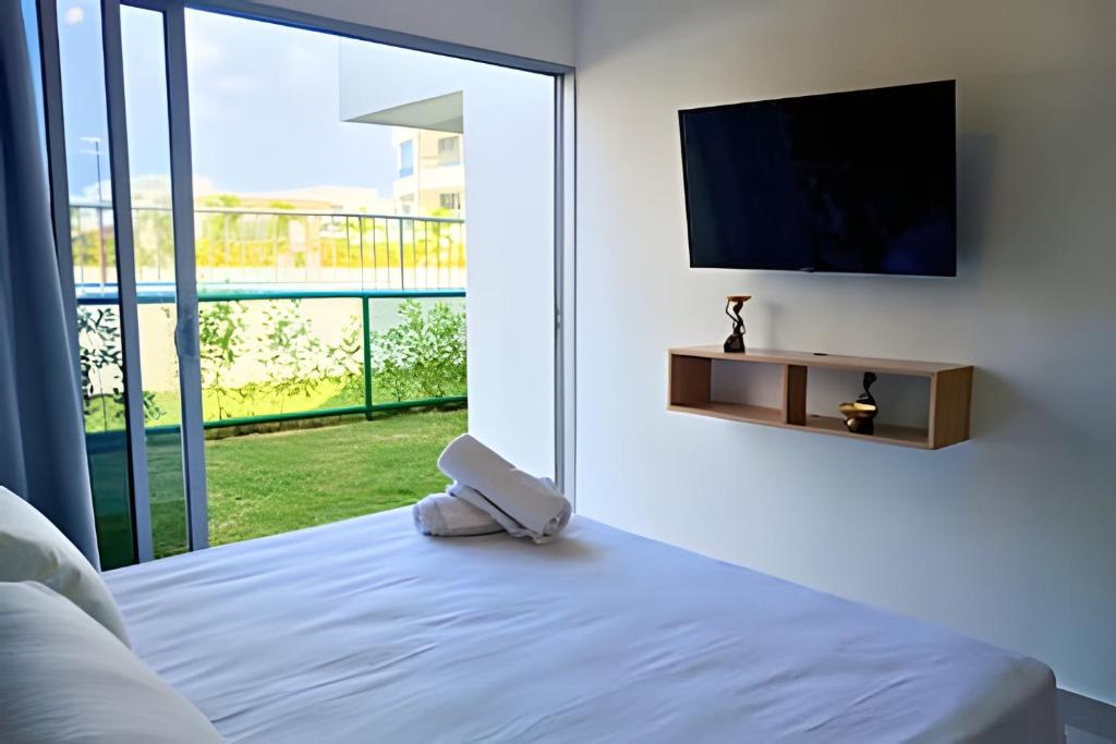 Brand new: Family-friendly apartment with private patio 2 bedrooms/2 bathrooms - 4