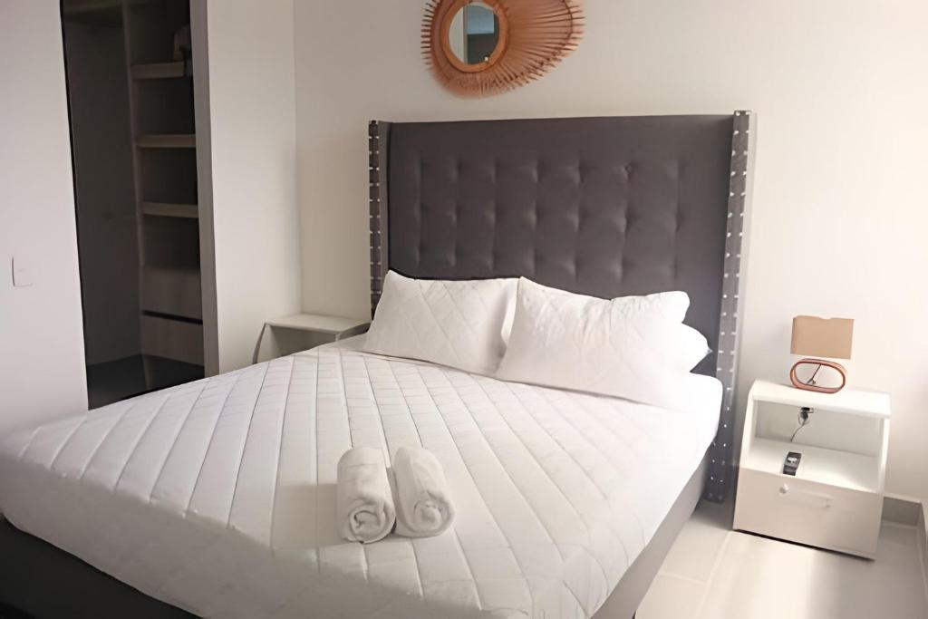 Perfect Getaway: 2 Queen Beds and Beach Just Steps Away - 2