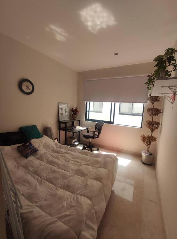 cuarto con baño privado en departamento moderno - 3