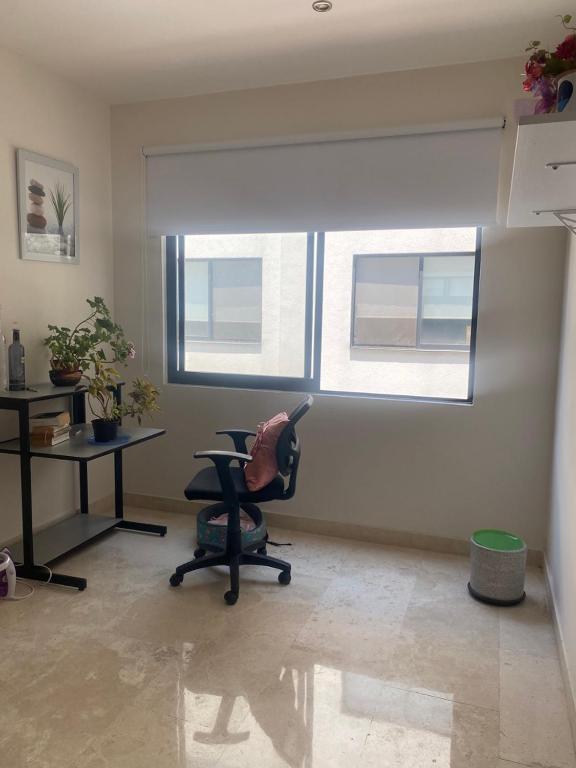 cuarto con baño privado en departamento moderno - 5