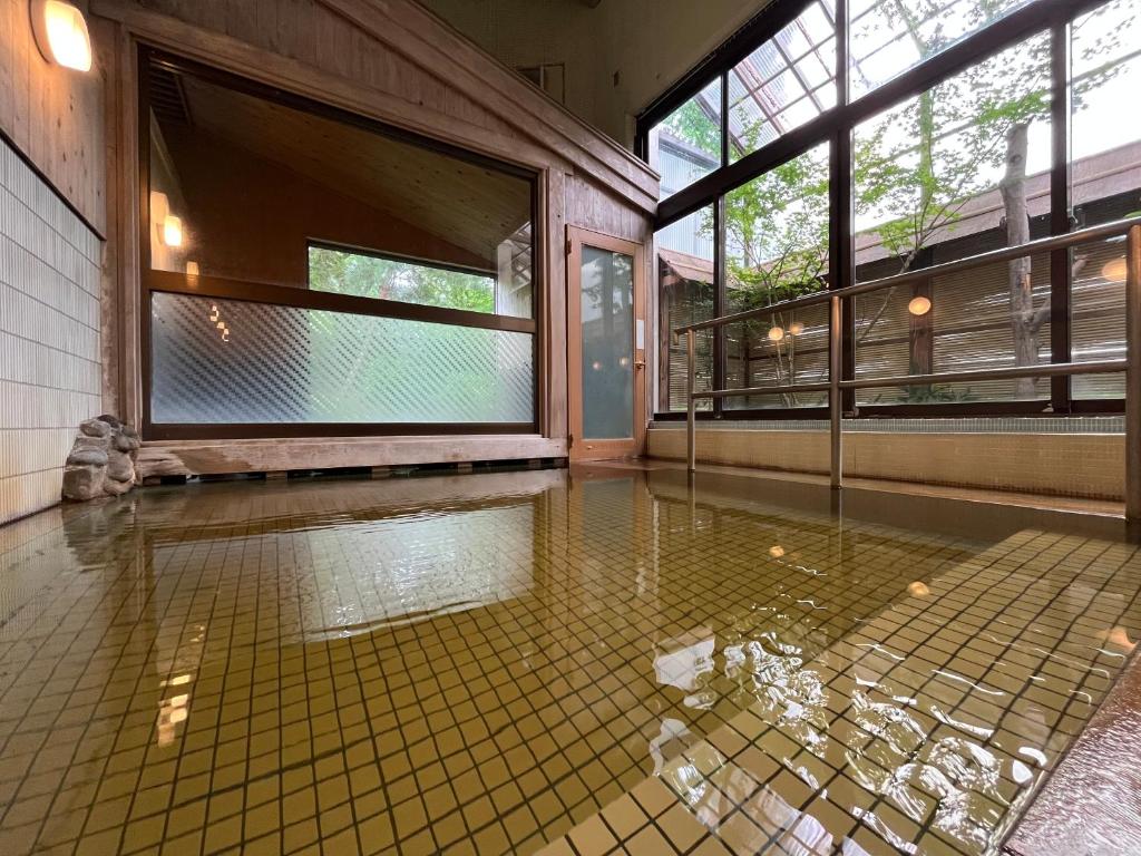 Hot spring bath