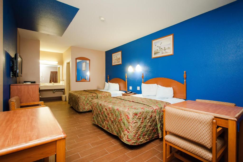 Palace Inn Hankamer photo