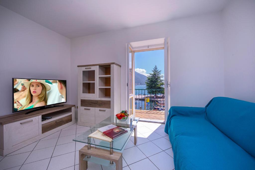 Dogana Best Lake View with Terrace - Happy Rentals - 2