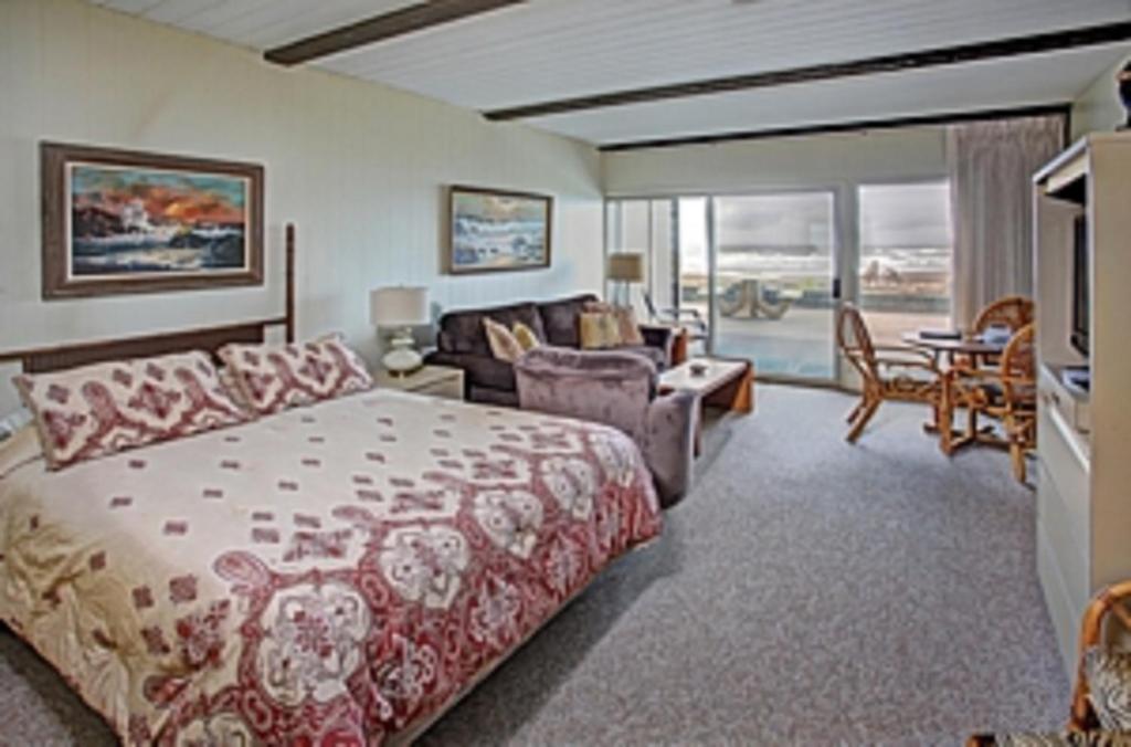 Lanai at the Cove photo