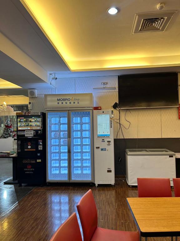 Shared lounge/TV area