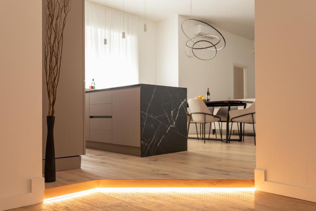 Duomo Luxury - Leo Brothers - Fontana Street - 2