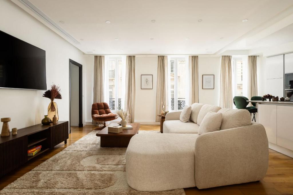 Champs Elysees Fancy Home 2BDR 6PPL - 2