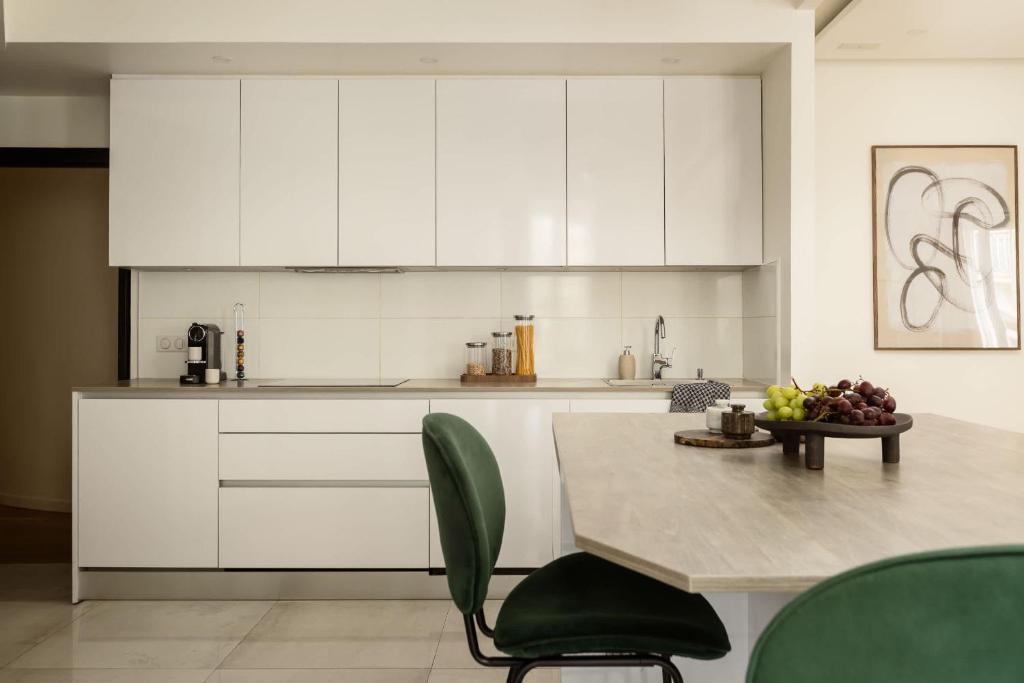 Champs Elysees Fancy Home 2BDR 6PPL - 4
