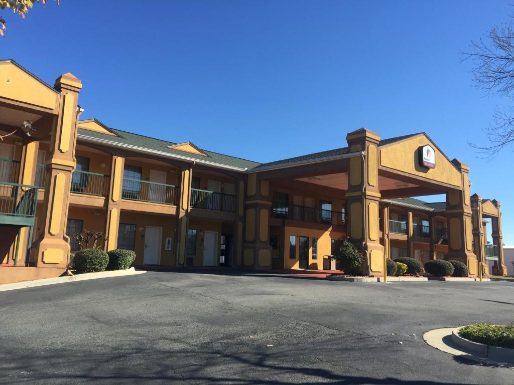 Peach State Inn & Suites Hawkinsville reserva tu hotel con ViaMichelin